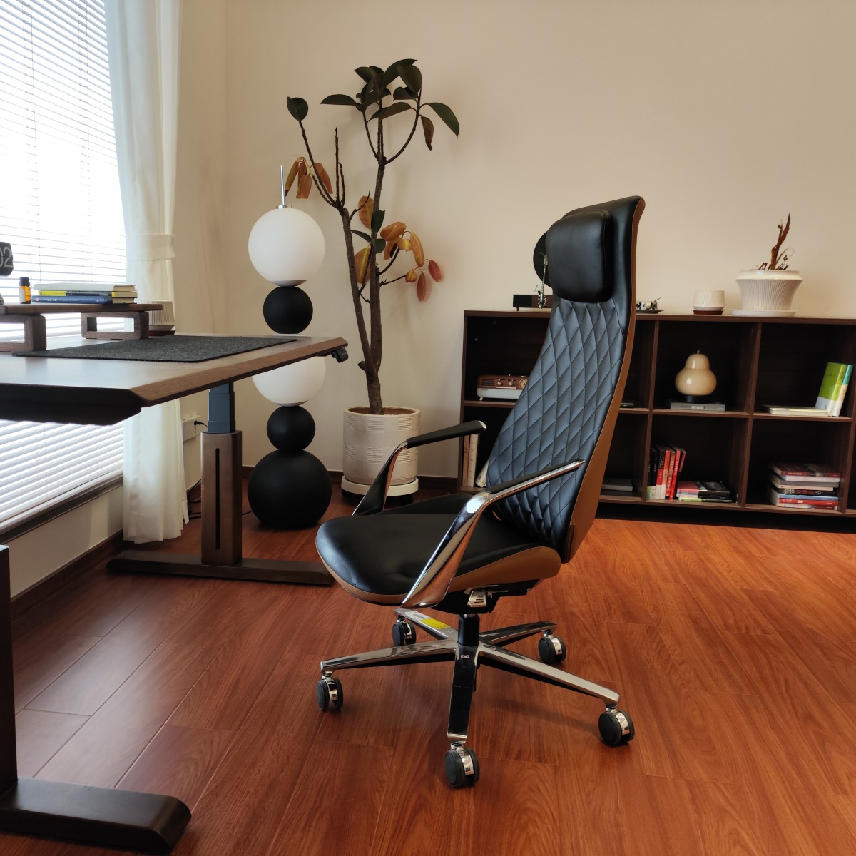 Ergonomischer Bürostuhl aus Leder JIUHE-2 mit individuellen Farben